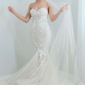 Berta Privee Wedding Dress Gown in Ivory Model 21-P02